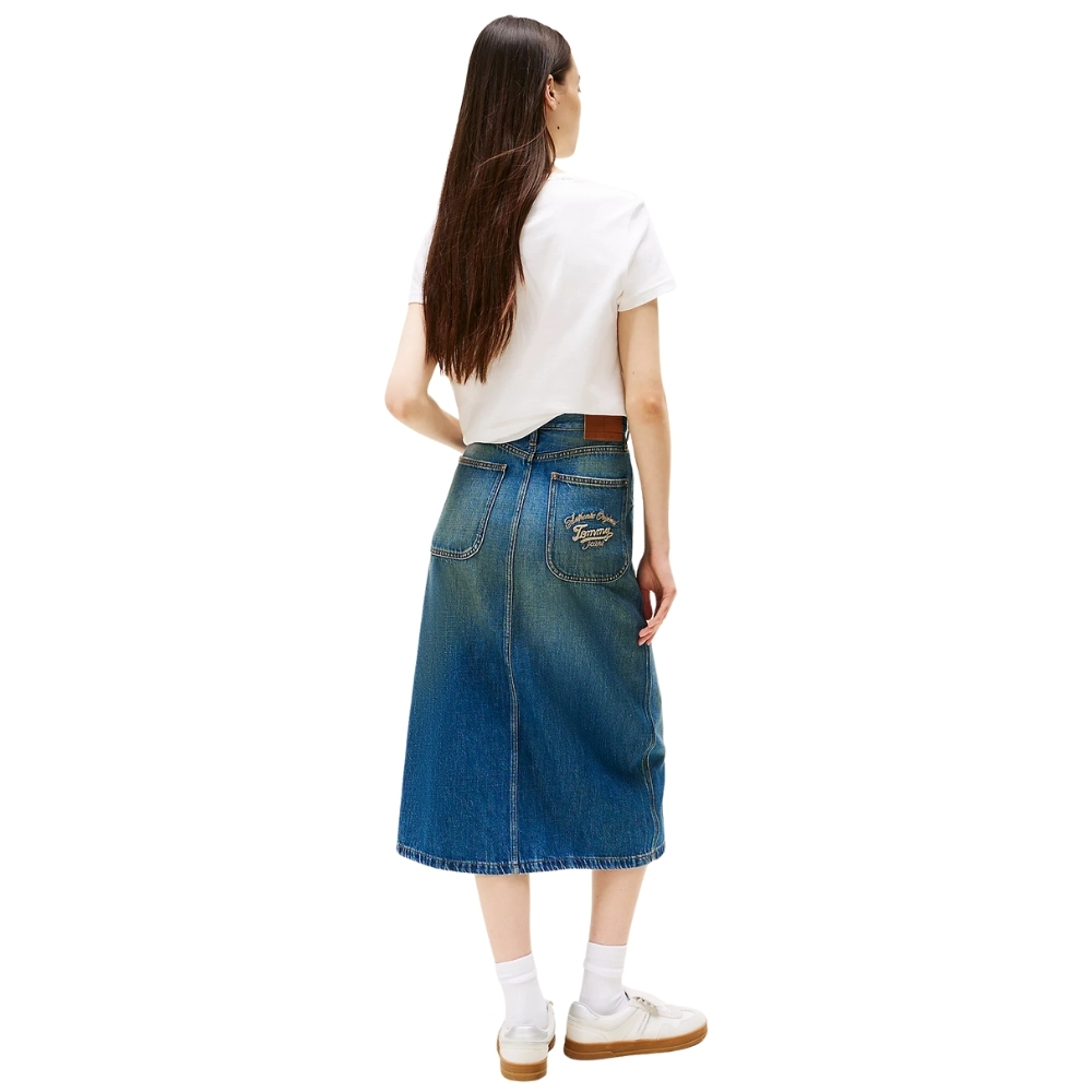 Gonna Tommy Jeans midi Claire in denim con tasche