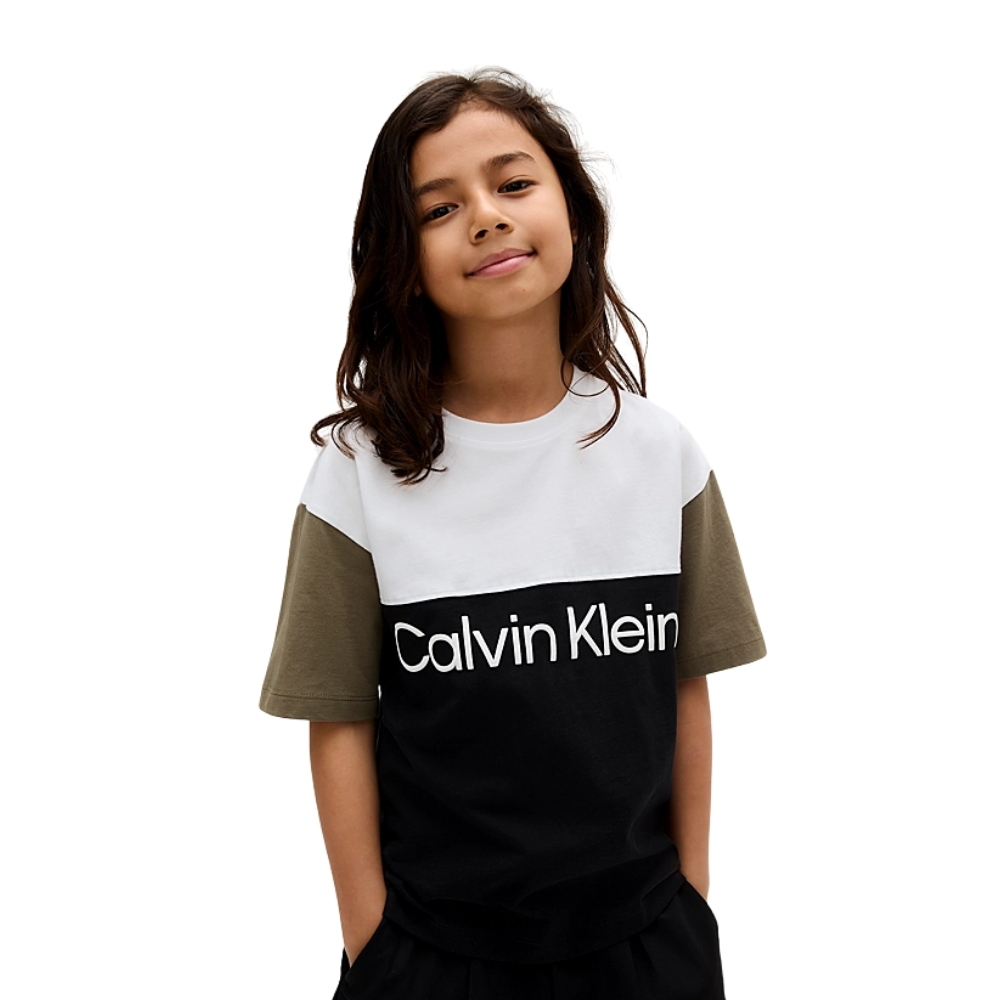 T-Shirt Calvin Klein junior con logo a righe grosse colorate