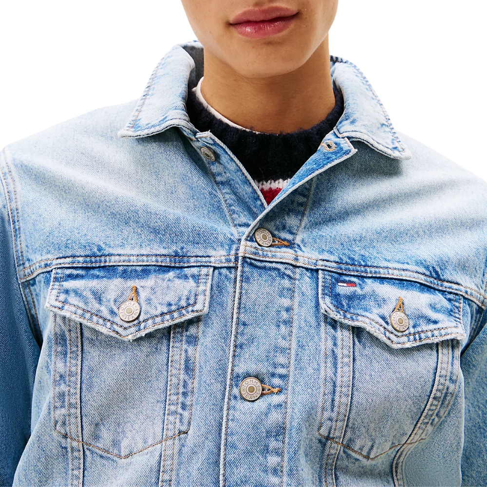 Giacca Tommy Jeans trucker Ryan in denim con logo
