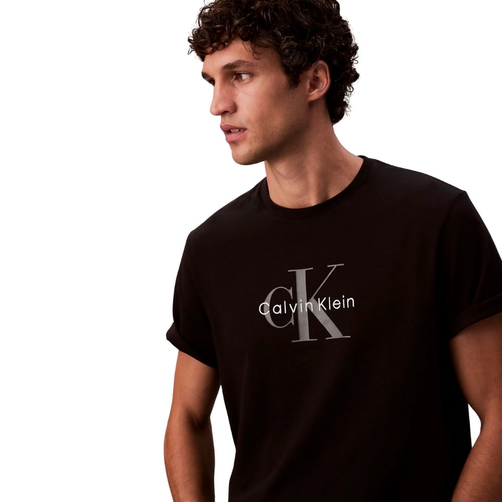 T-shirt Calvin Klein con monogramma con logo