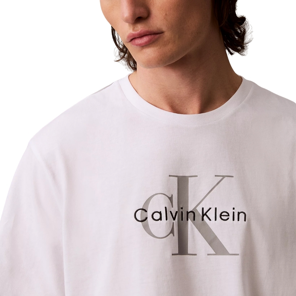 T-shirt Calvin Klein con monogramma con logo