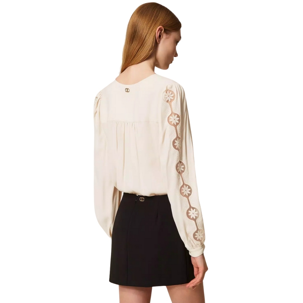 Blusa Twinset in crepe con ricamo