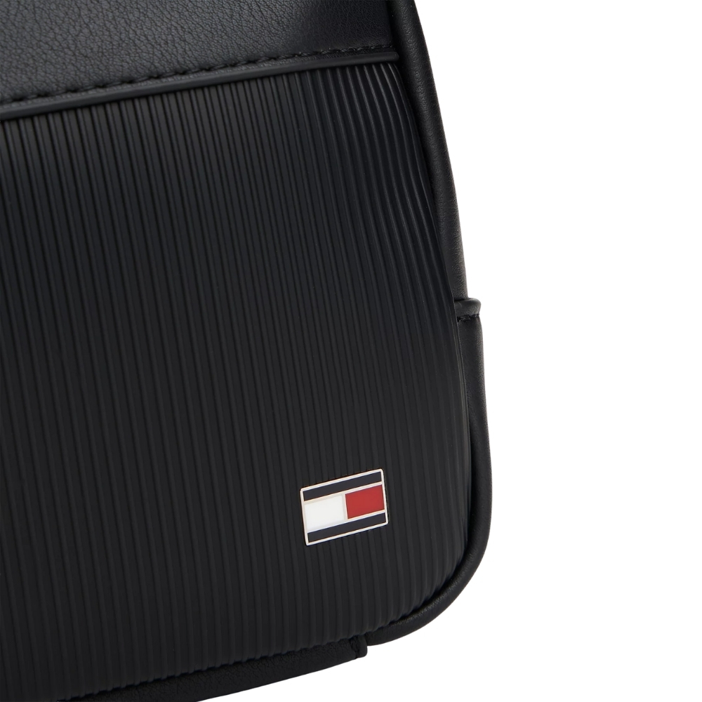 Pochette Tommy Hilfiger con finitura a coste e logo