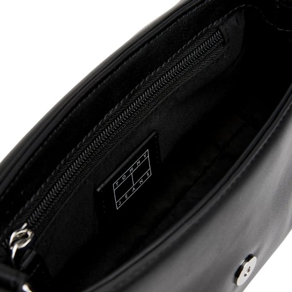 Borsa a tracolla Tommy Jeans con patta e logo in metallo