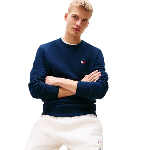 Felpa Tommy Jeans con distintivo Tommy tono su tono