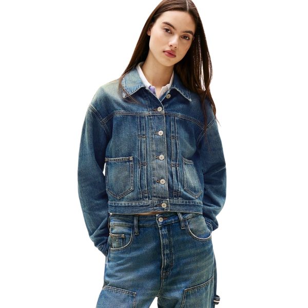 Giacca Tommy Jeans relaxed fit in denim leggero con logo