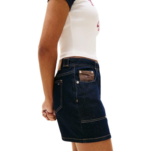 Minigonna Tommy Jeans straight fit in denim con bandierina