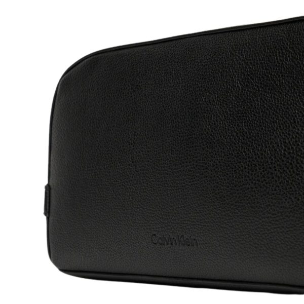 Pochette Calvin Klein con logo