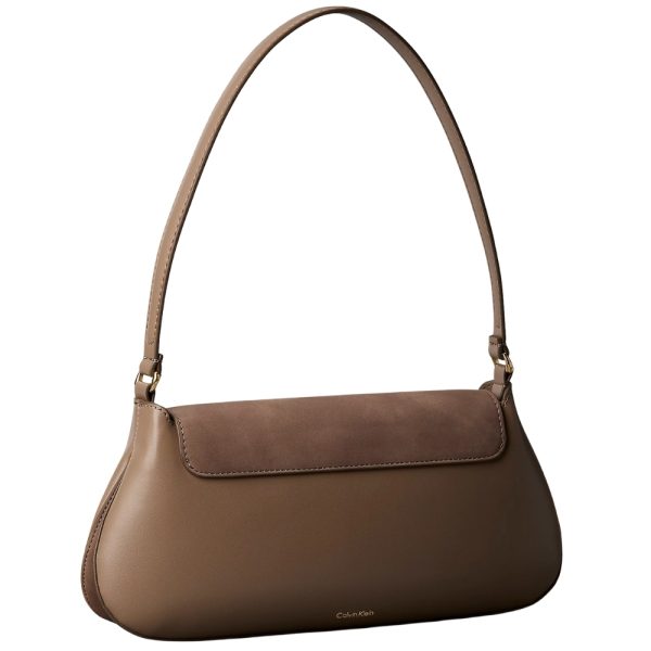 Borsa Calvin Klein da spalla in camoscio spazzolato incisa