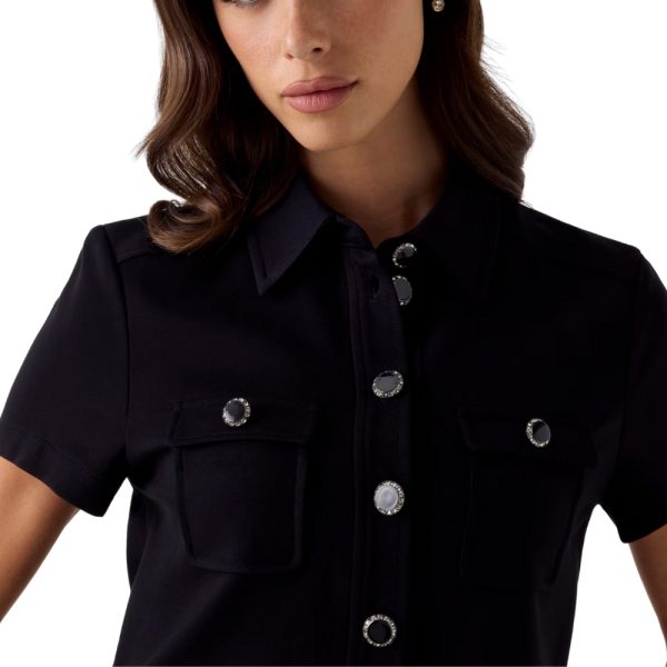 Top Guess con dettaglio bottoni