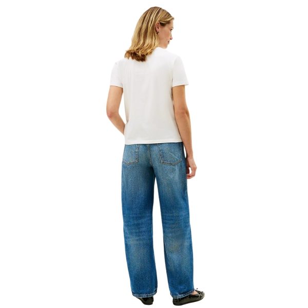 T-shirt Tommy Jeans in jersey con logo ricamato