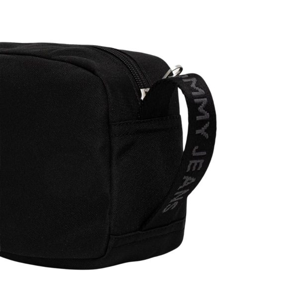 uomo_accessori_pochette_tommyhilfiger_am0am13861bdsp26_38957_6743_2_hd.jpg