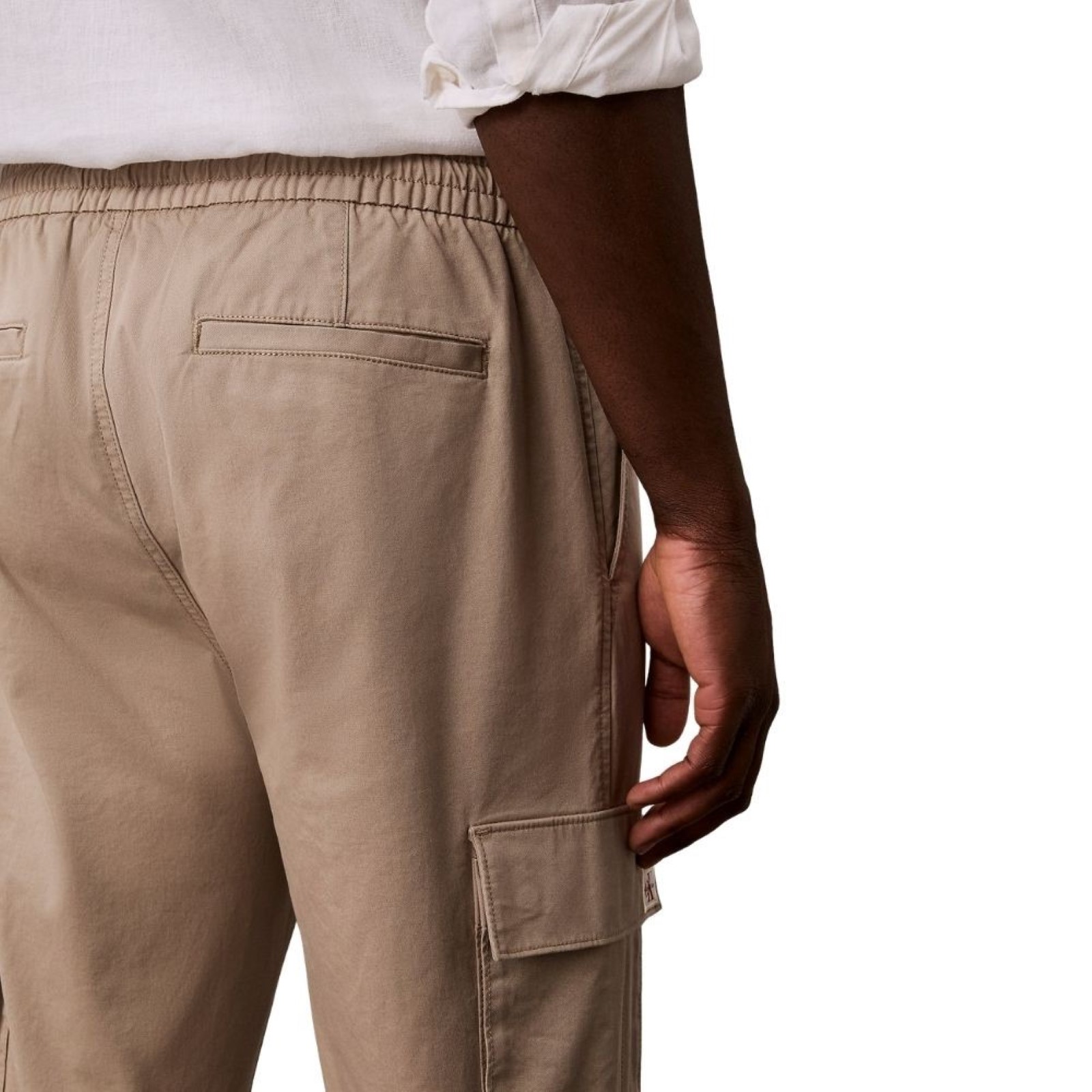 uomo_abbigliamento_pantaloni_calvinklein_lv04rd608gpf2a26_120921_16816_3_hd.jpg