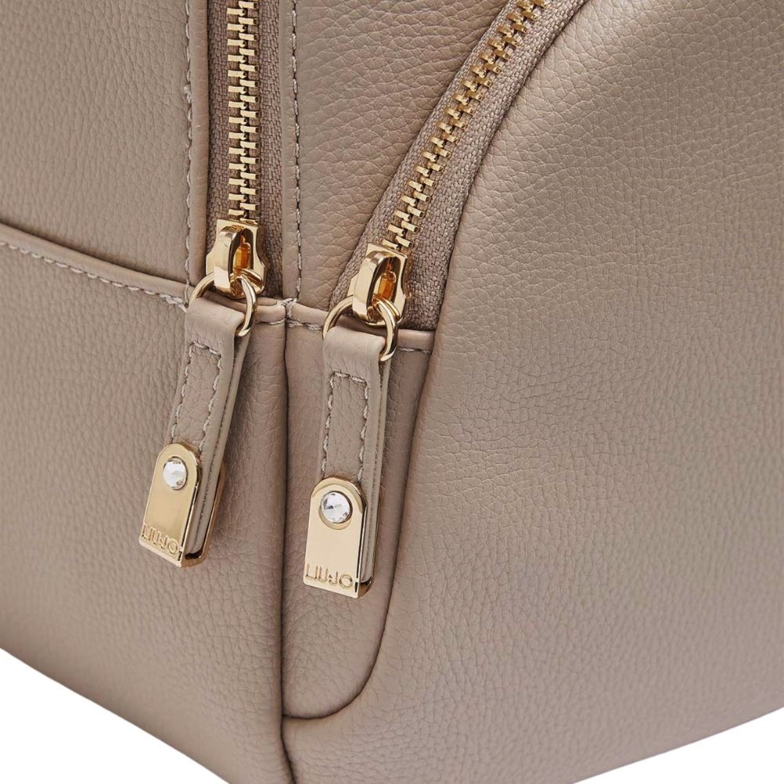 donna_accessori_zaini_liujo_af6209e1019a26_122155_16454_3_hd.jpg