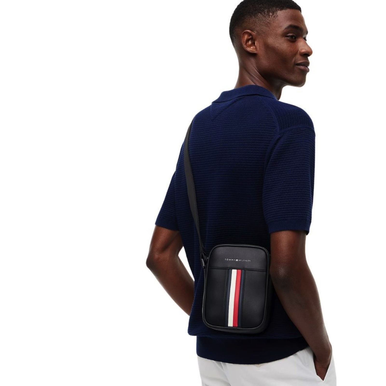 uomo_accessori_pochette_tommyhilfiger_am0am14518bdsa26_120524_16084_3_hd.jpg