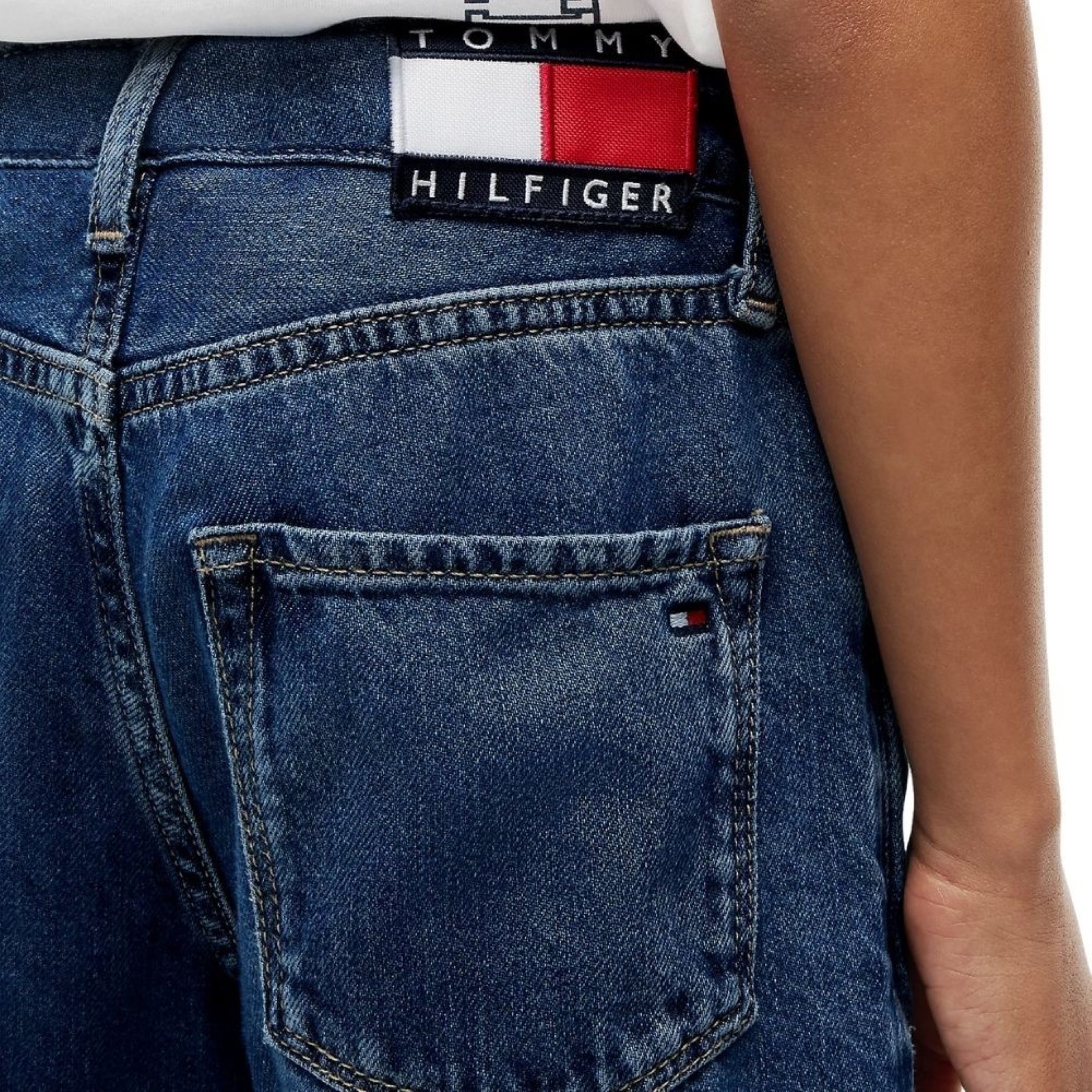 bambino_abbigliamento_jeans_tommyhilfiger_kb0kb105971a4a26_120736_16757_4_hd.jpg