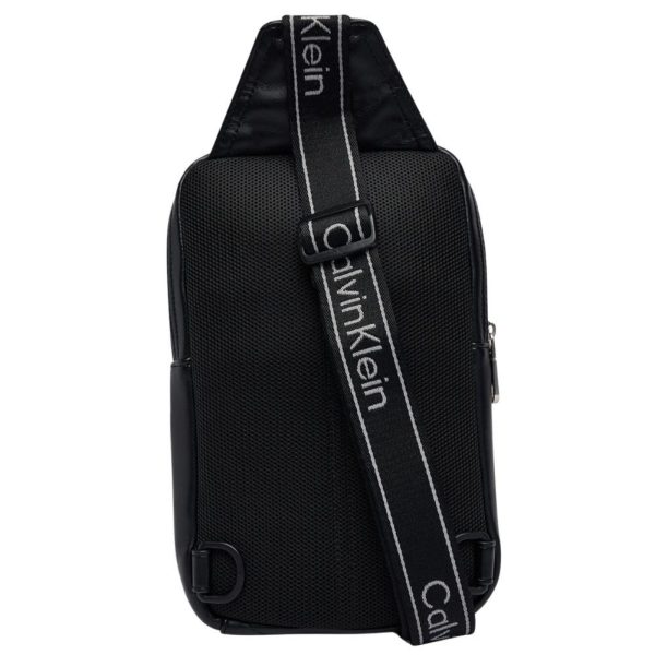 uomo_accessori_tracolle_calvinklein_lv04d3449gub1a26_120832_16084_3_hd.jpg