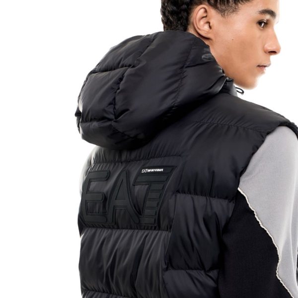 uomo_abbigliamento_gilet_armaniea7_7m002386af15956a26_122476_16084_4_hd.jpg