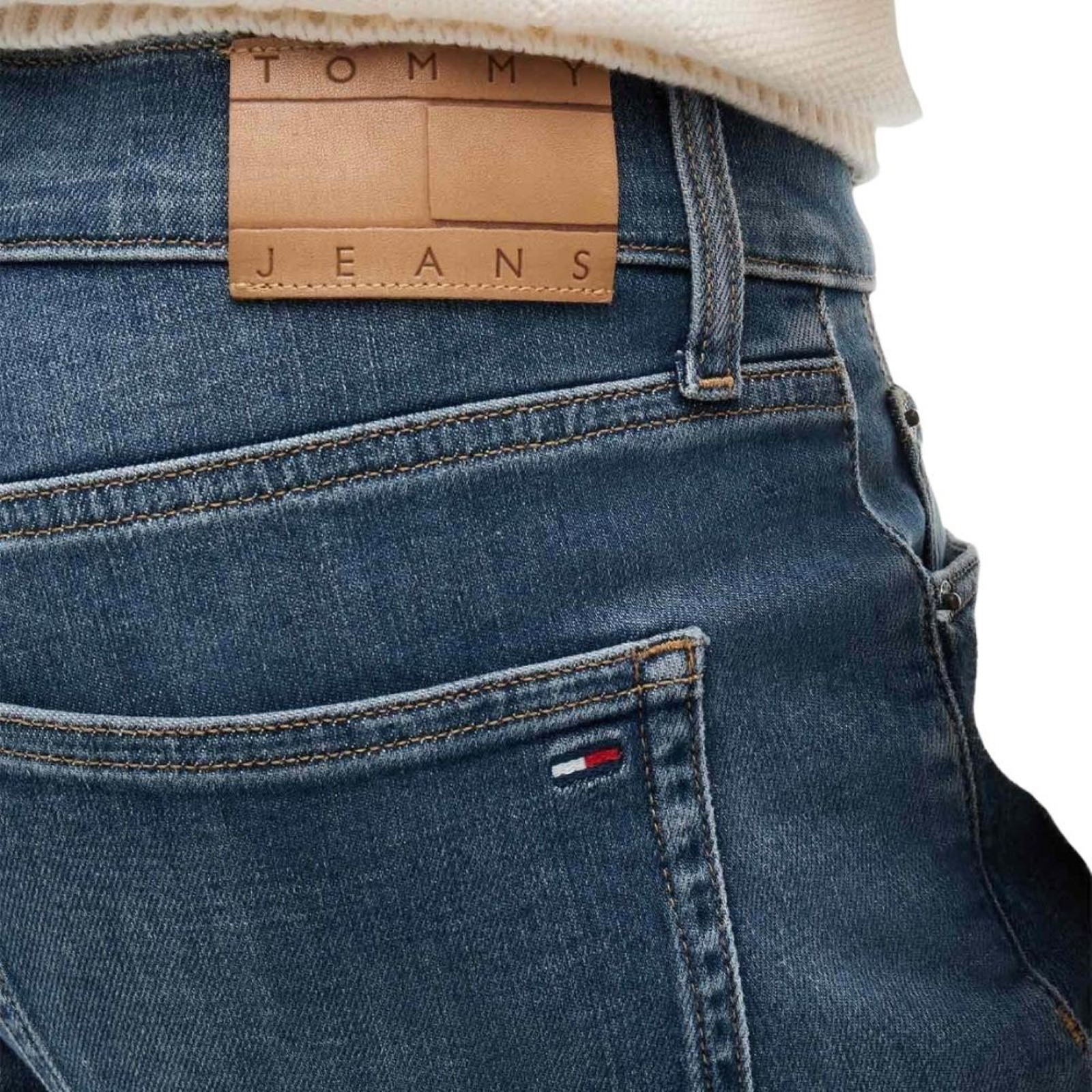 uomo_abbigliamento_jeans_tommyhilfiger_dm0dm233461daa26_120633_16751_4_hd.jpg