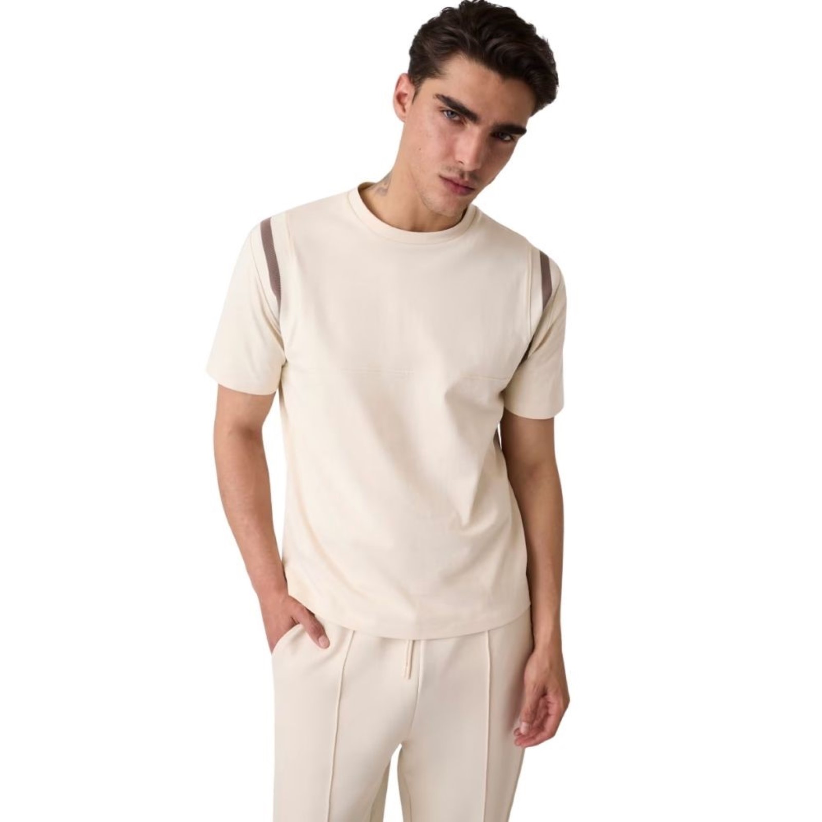 uomo_abbigliamento_tshirt_guess_z6yi19k5013a26_123932_17721_2_hd.jpg