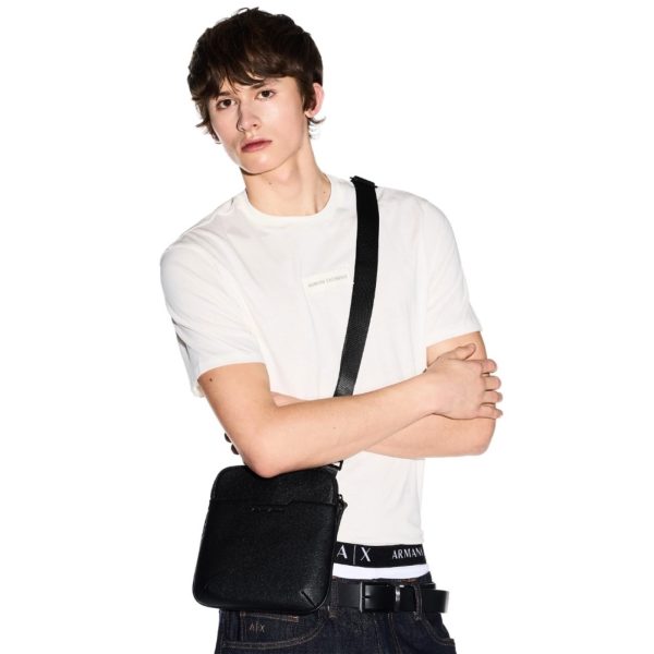 uomo_accessori_tracolle_armaniexchange_xm002586af22651a26_125708_16084_4_hd.jpg